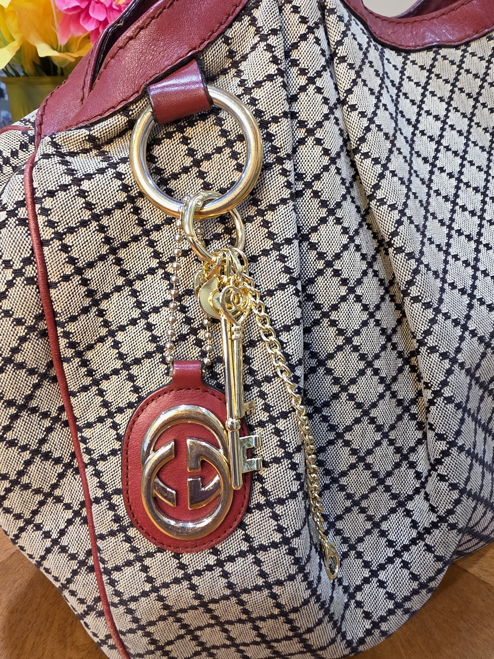 Gucci Sukey Diamante XL Shoulder Bag - Picture 5 of 16